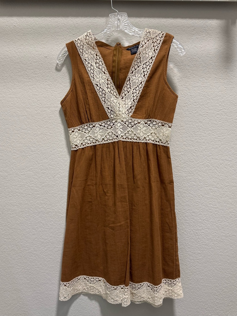Boston Proper Brown Dress with Ivory Crochet Accent. Size 4